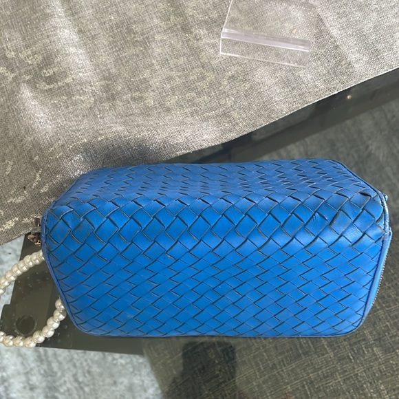 Bottega Veneta royal blue leather wallet - Picture 7 of 7